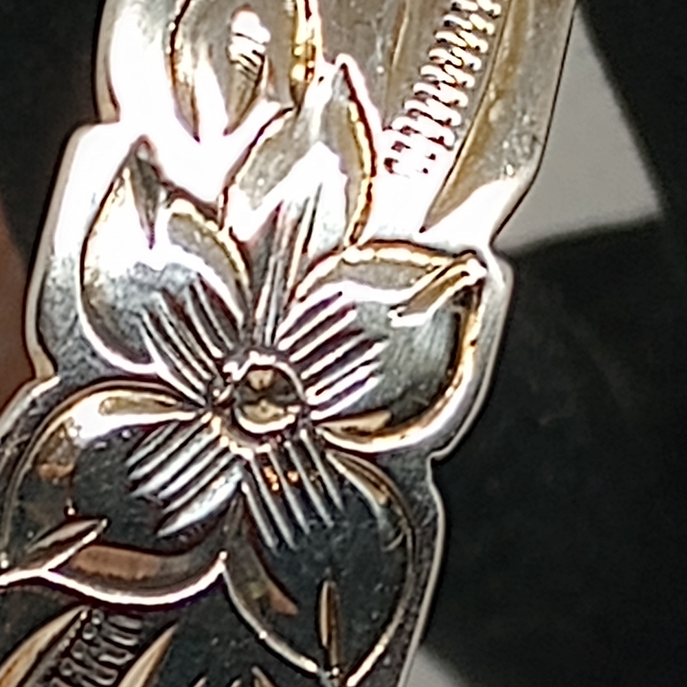 Hawaiian Heirloom Two-Tone Bracelet - Picture 3 of 4